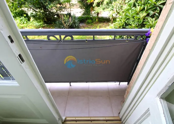 Lea 아파트 풀라